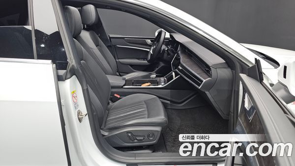 Audi A7 2021, фото 16