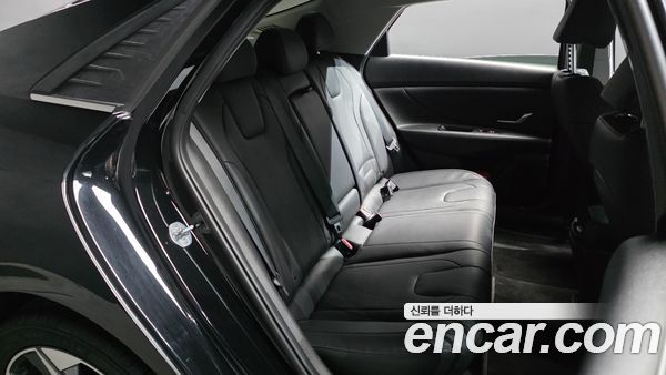 Hyundai Elantra 2021, фото 17