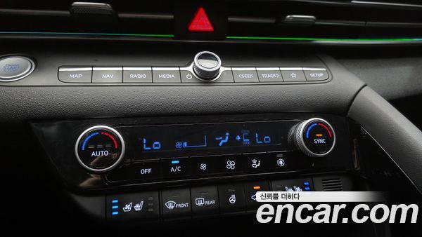 Hyundai Elantra 2021, фото 24