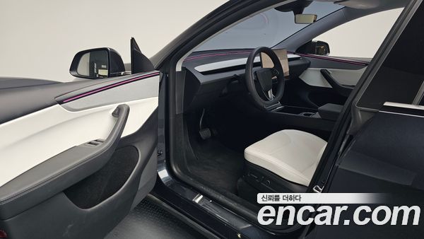 Tesla Model Y 2025, фото 12