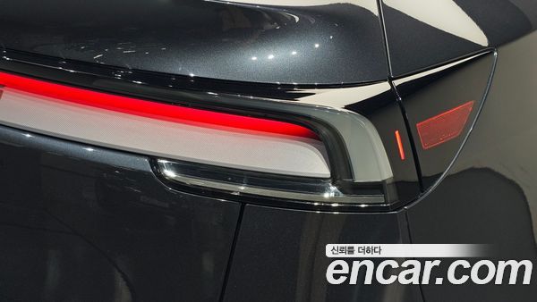 Tesla Model Y 2025, фото 8
