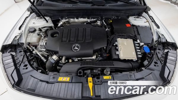 Mercedes-Benz GLB 2025, фото 6