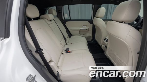 Mercedes-Benz GLB 2025, фото 10