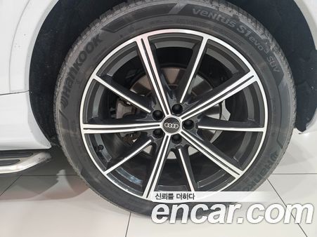Audi Q7 2021, фото 5