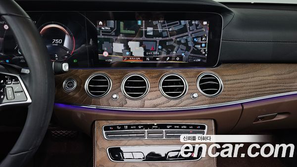 Mercedes-Benz E-Class 2023, фото 14