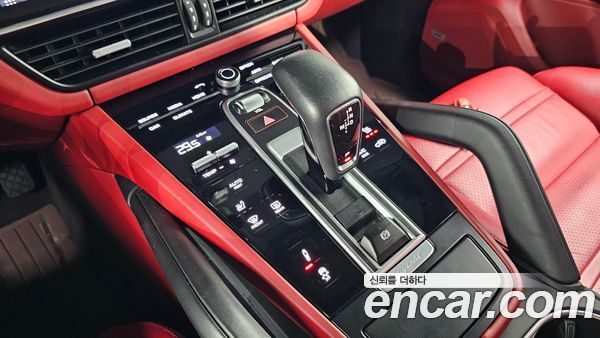Porsche Cayenne 2020, фото 9