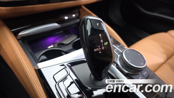 BMW 5 Series 2023, фото 9