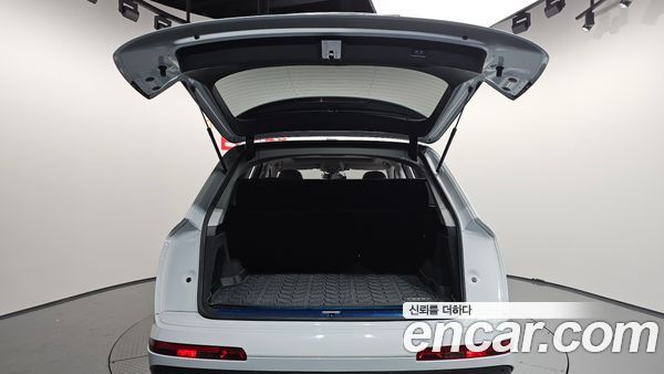 Audi Q7 2021, фото 20