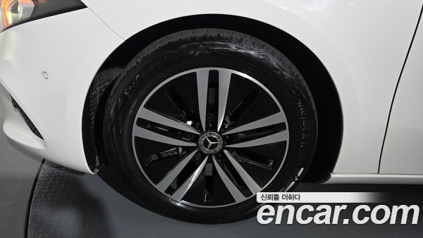 Mercedes-Benz A-Class 2022, фото 5