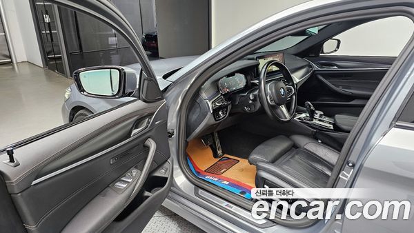 BMW 5 Series 2023, фото 10