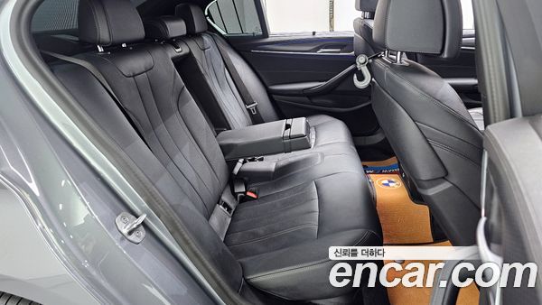 BMW 5 Series 2023, фото 12