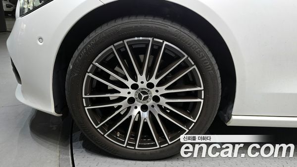 Mercedes-Benz C-Class 2023, фото 5