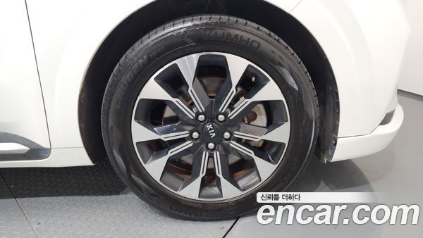 Kia Carnival 2021, фото 5
