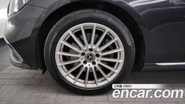 Mercedes-Benz E-Class 2021, фото 5