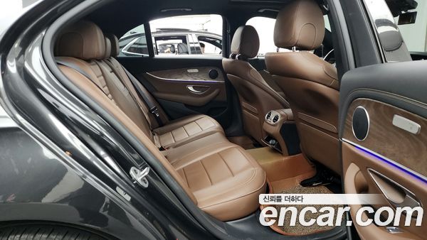 Mercedes-Benz E-Class 2021, фото 12