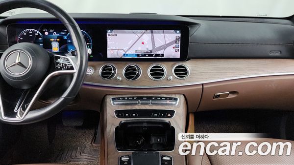 Mercedes-Benz E-Class 2021, фото 14