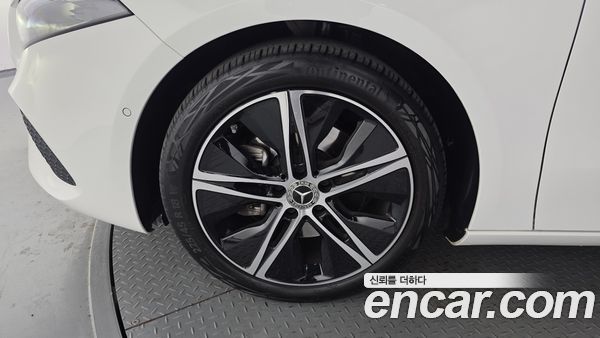 Mercedes-Benz A-Class 2024, фото 5