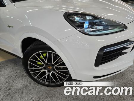 Porsche Cayenne 2022, фото 3