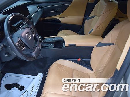 Lexus ES 2022, фото 14