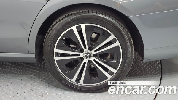 Mercedes-Benz E-Class 2021, фото 5
