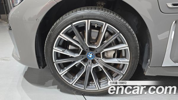 BMW 7 Series 2022, фото 5