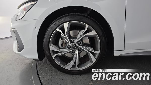 Audi A3 2023, фото 5