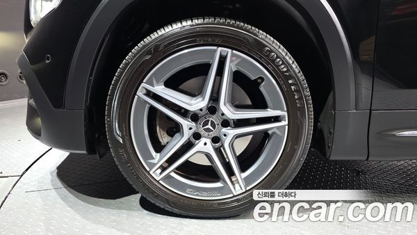 Mercedes-Benz GLB 2023, фото 5