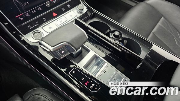 Audi A8 2021, фото 9