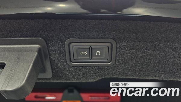 Audi A8 2021, фото 20
