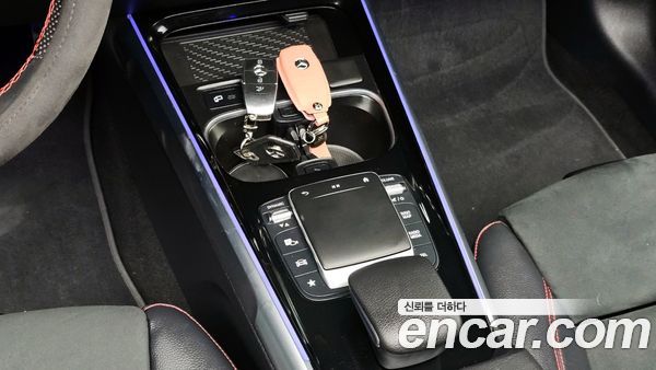 Mercedes-Benz GLB 2021, фото 20