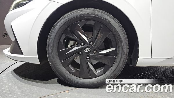 Hyundai Elantra 2021, фото 5
