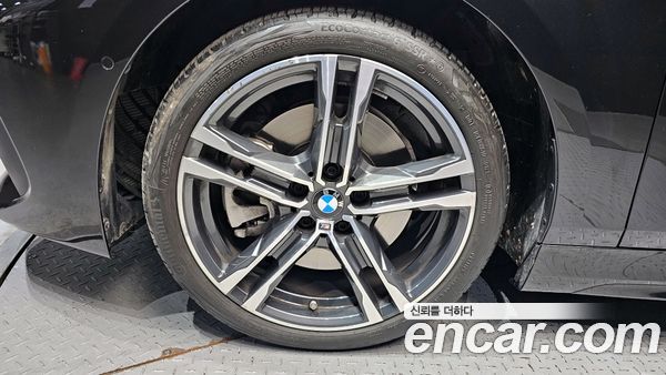 BMW 1 Series 2024, фото 5