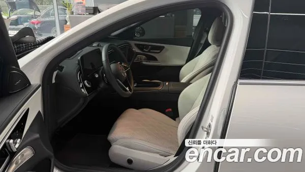 Mercedes-Benz E-Class 2024, фото 9
