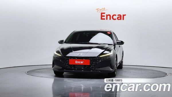 Hyundai Elantra 2023, фото 3