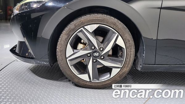 Hyundai Elantra 2023, фото 5