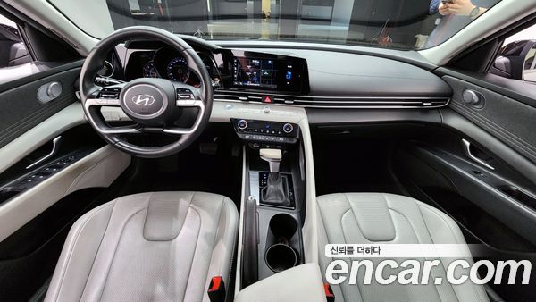 Hyundai Elantra 2023, фото 7