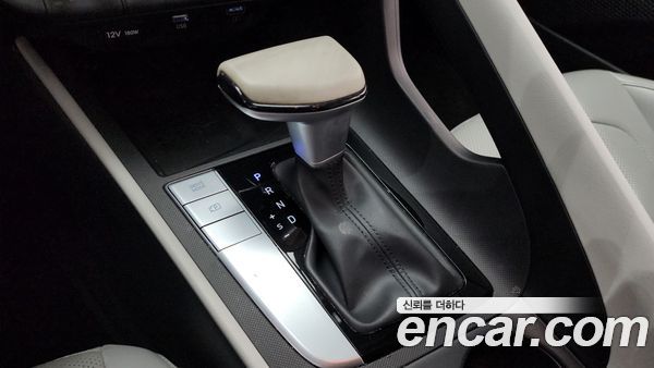 Hyundai Elantra 2023, фото 9