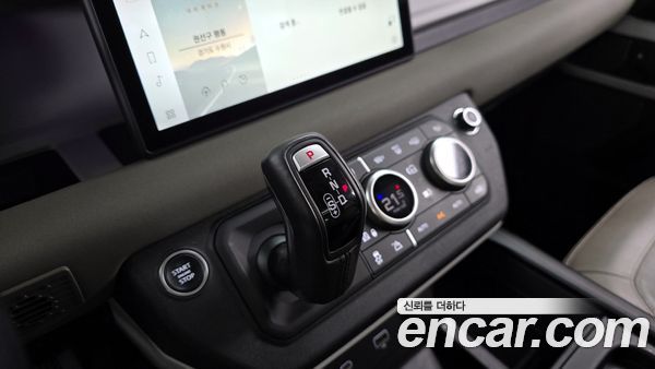 Land Rover Defender 2022, фото 9