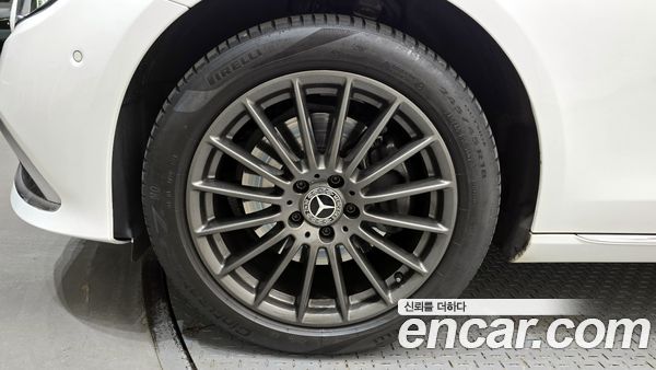 Mercedes-Benz E-Class 2022, фото 5
