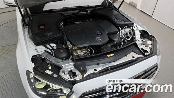 Mercedes-Benz E-Class 2022, фото 6
