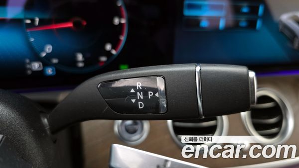Mercedes-Benz E-Class 2022, фото 9