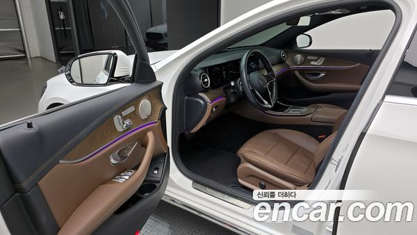 Mercedes-Benz E-Class 2022, фото 11