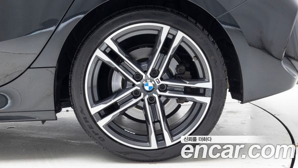 BMW 1 Series 2023, фото 5