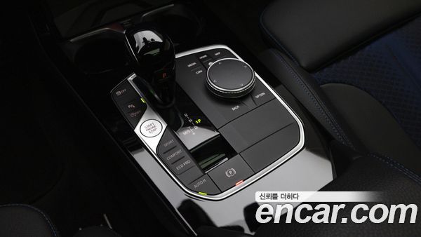 BMW 1 Series 2023, фото 9