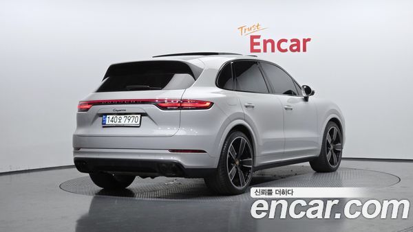 Porsche Cayenne 2021, фото 2