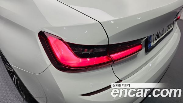BMW 3 Series 2022, фото 9