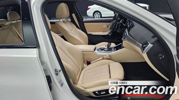 BMW 3 Series 2022, фото 16