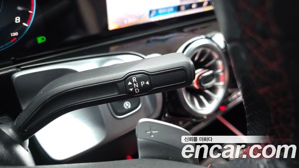 Mercedes-Benz GLB 2022, фото 9