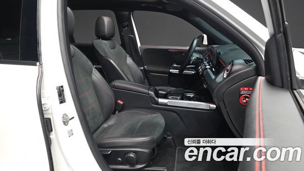 Mercedes-Benz GLB 2022, фото 11