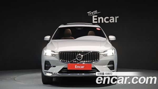 Volvo XC60 2022, фото 3
